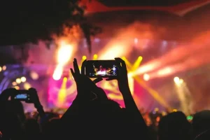 redes sociales y música