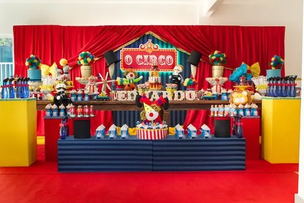 Fiesta infantil con temática de circo