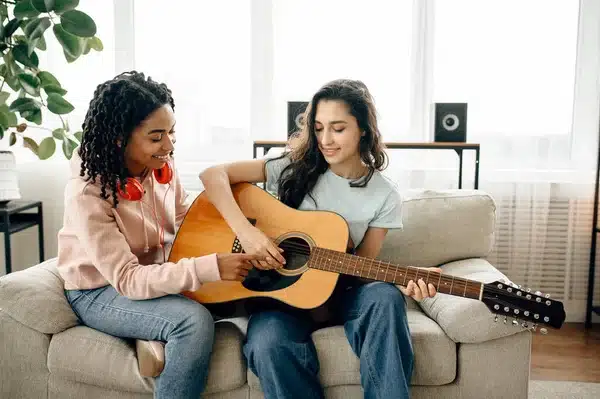 Aprender a tocar guitarra 5 pasos esenciales