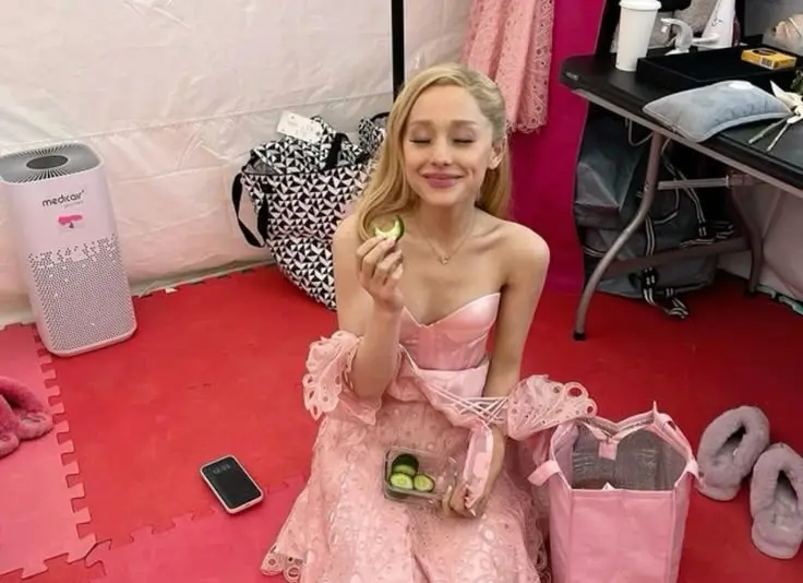 ariana grande y su actuacion en Wicked