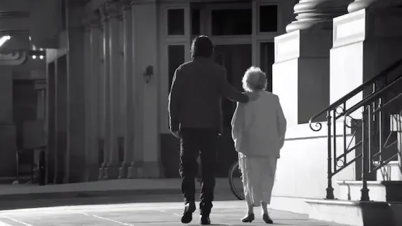 Mi Novia Se Me Está Poniendo Vieja  – Ricardo Arjona - canciones para dedicar a mamá